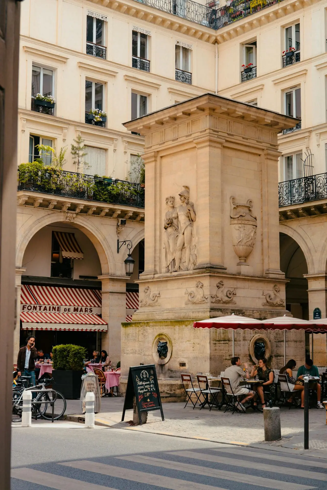 “Personalized Paris travel experiences that blend luxury and value.”