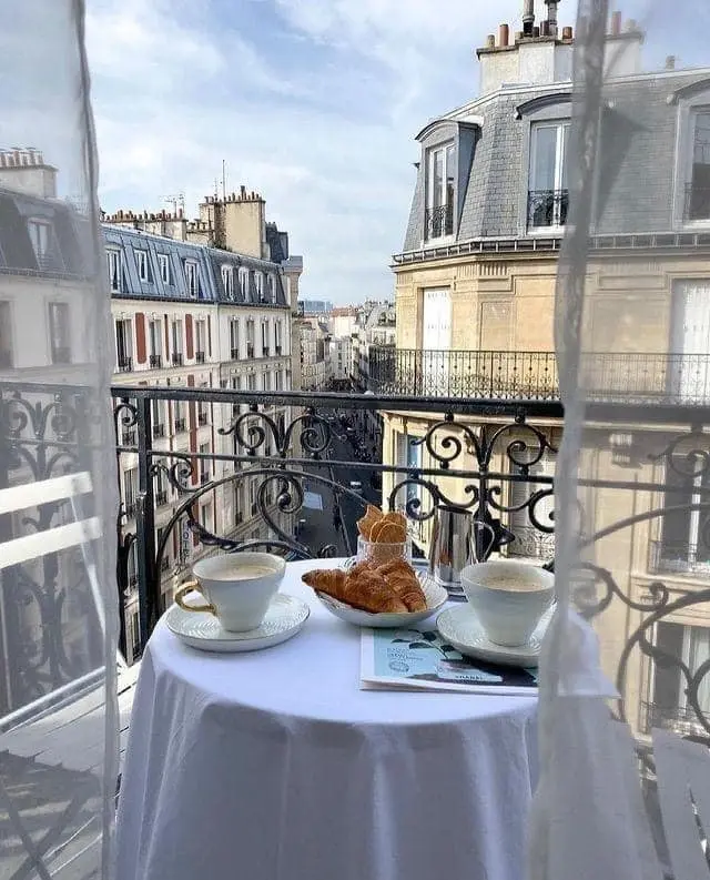 Fancy and Frugal Places to Stay in Paris